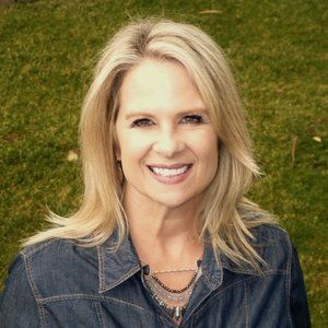 Meet your Posher, Joelle